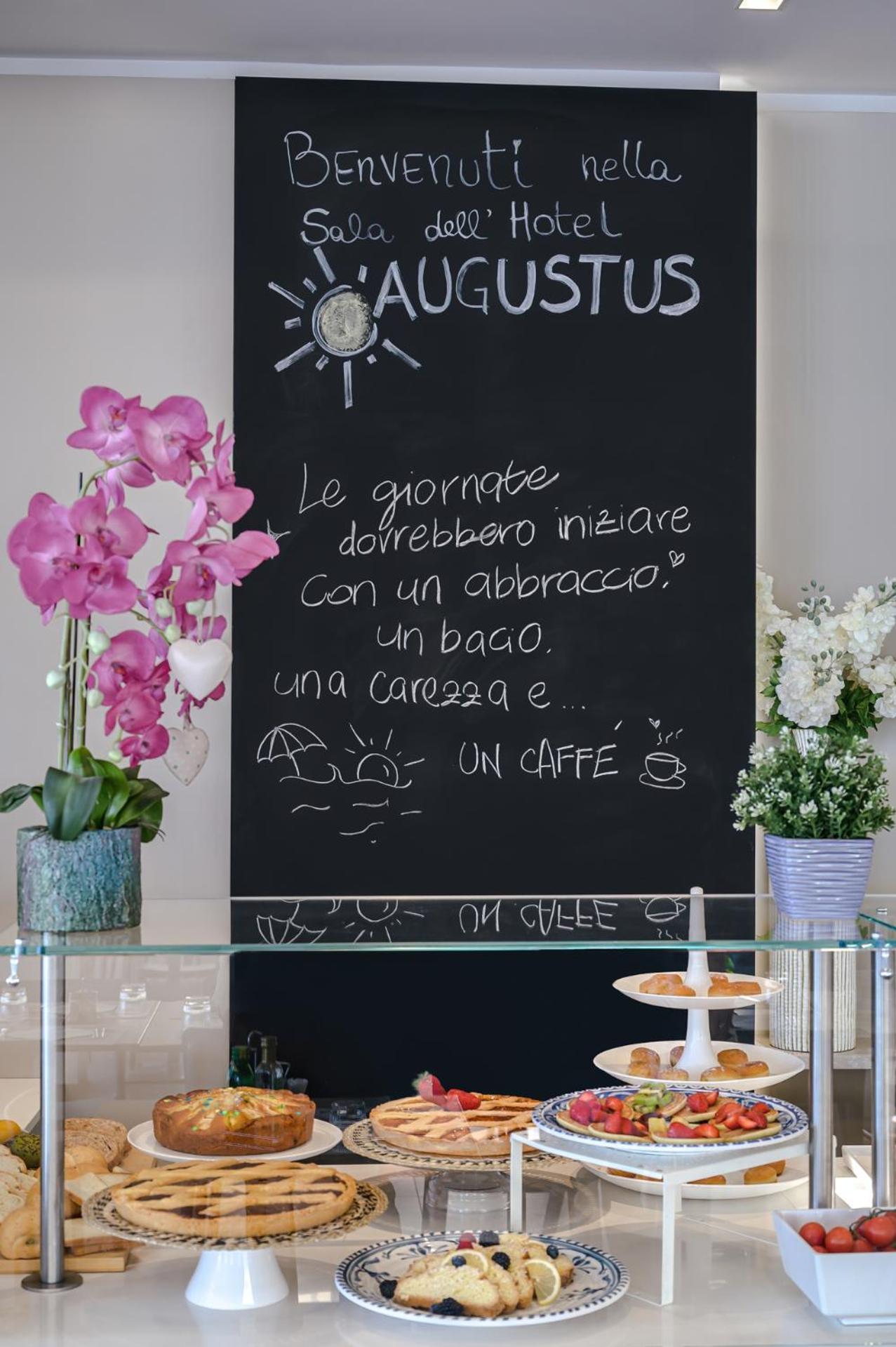 Hotel Augustus- Davanti A Noi C'E Solo Il Mare Misano Adriatico Εξωτερικό φωτογραφία